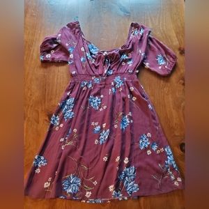 Front knot Xhiliration purple floral summer dress size - medium